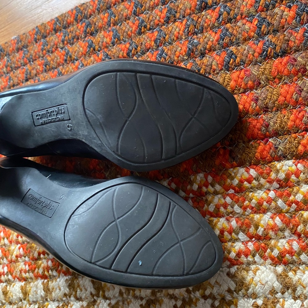 Comfort Plus by Predictions Black Heels - Picture 6 of 7